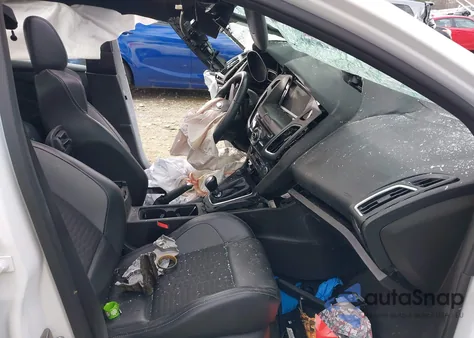 2018 Ford Focus St z USA, uszkodzony, nr VIN 1FADP3L97JL309527